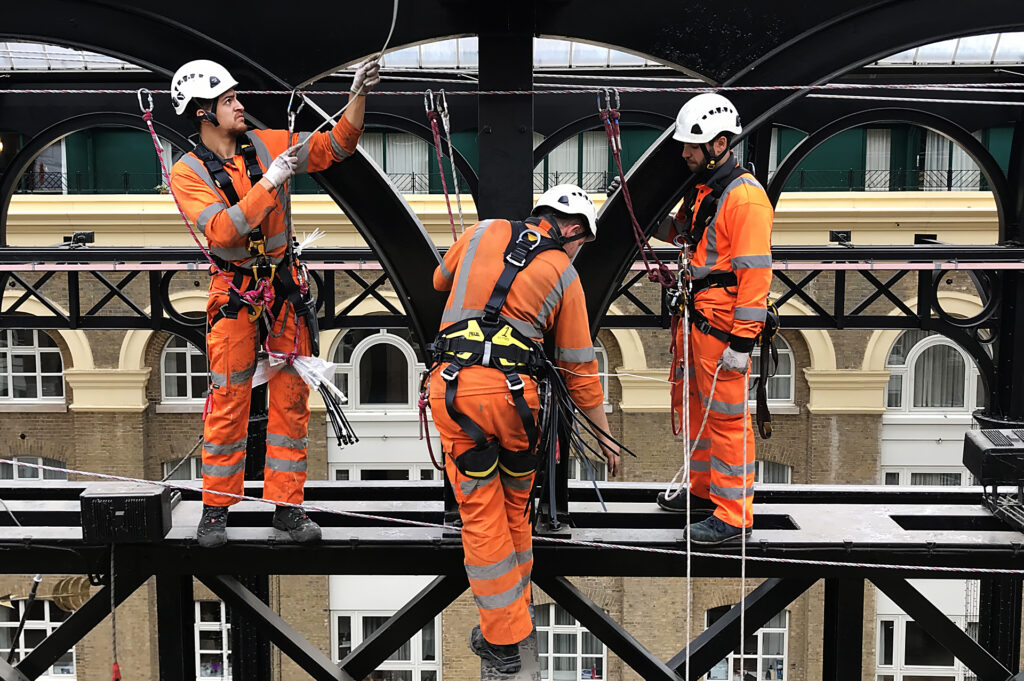 raven rope access man safe netting installation