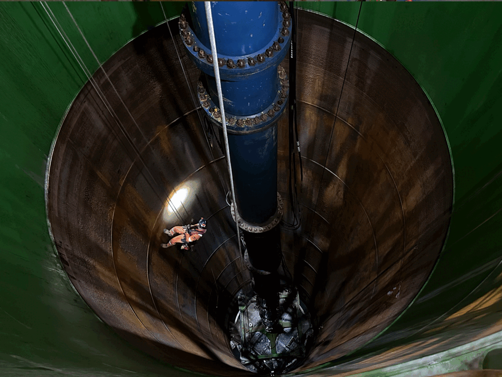 Tank and vessel decommissioning using rope access for internal cleaning, isolation and safe removal
