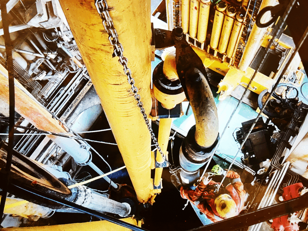 Rope access support for decommissioning work on complex marine structures