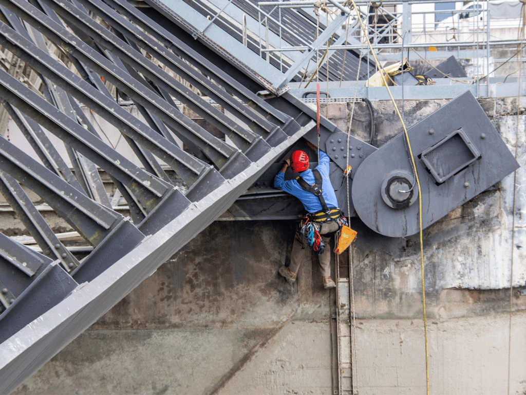 Rope access rigging and lifting support for steelwork installation and structural assembly